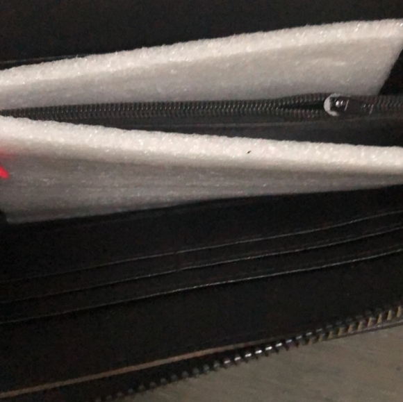 Rebecca & Rifka Medallion Wrislet/Wallet - Picture 4 of 5